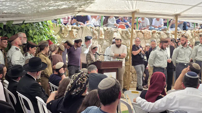 Hundreds gather to bid farewell to Maoz Recanati