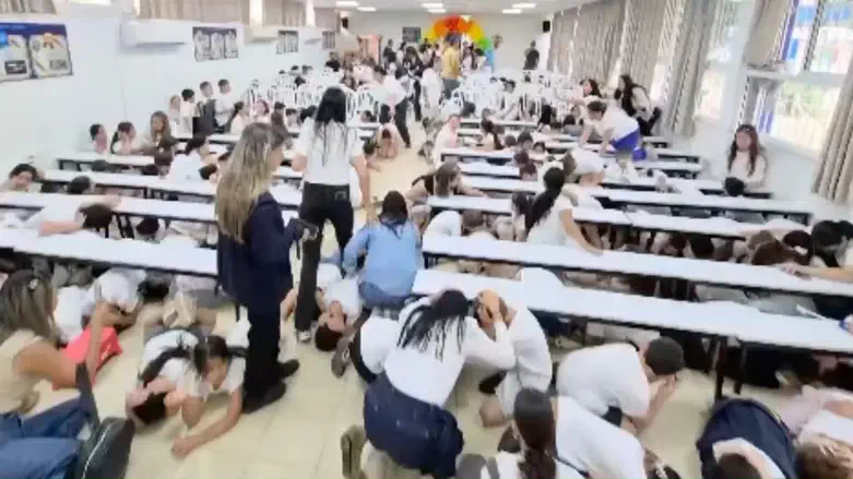 Kiryat Shmona Children panic as siren sounds ahead of festive ceremony
