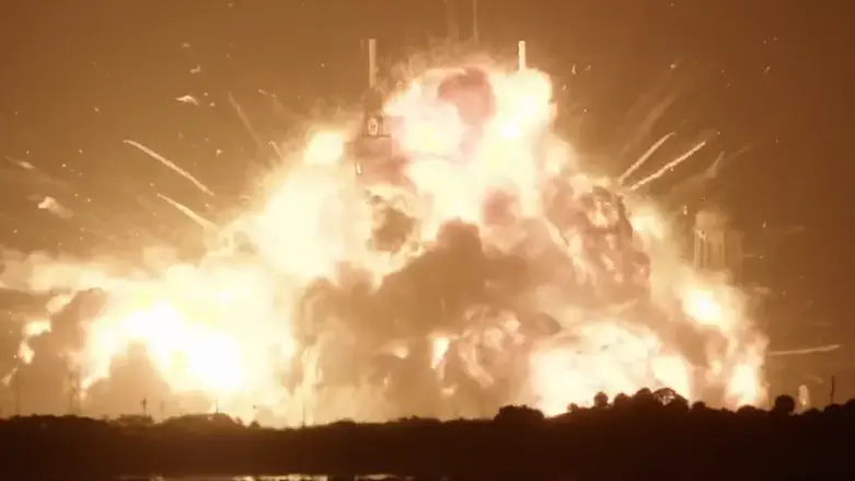 Watch: New Glenn explodes into massive fireball | Israel National News