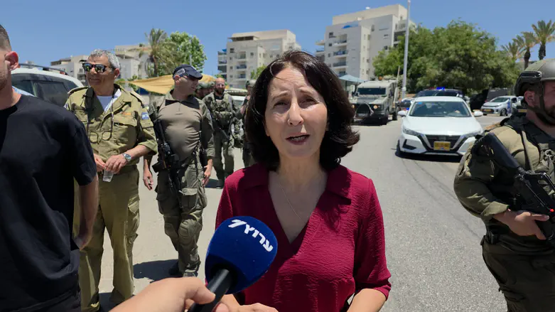 Arutz Sheva 'Illegal laborers have become an avenue of terror'