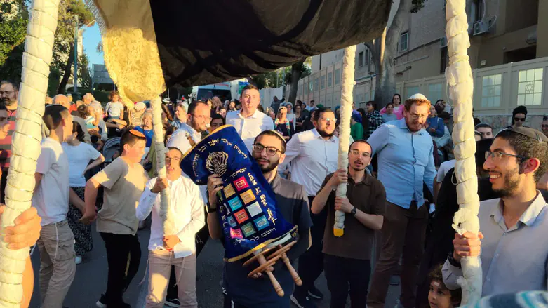 צילום: ללא ספר תורה חדש הוכנס לישיבת אור וישועה