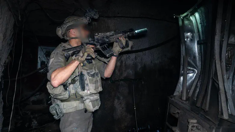 צילום: דובר צה"ל Terrorists flee drone in tunnel and are taken out from the air