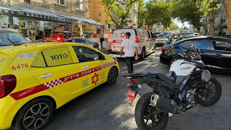 חולון: ילדה בת 11 נפלה ממספר קומות בחדר מדרגות, מצבה קשה