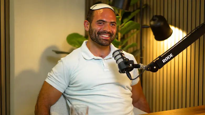 מהחושך אל העשייה: המסע של יאיר עמר