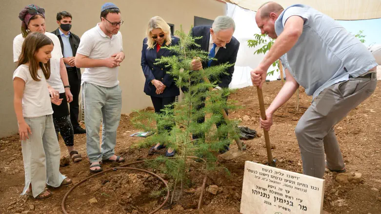 צילום: מעיין טואף/ לע"מ נתניהו נטע עץ ושלח מסר מגוש עציון
