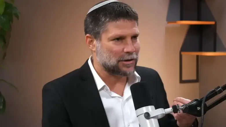 צילום: שומר סף Когда сын Бецалеля Смотрича попросил серьгу