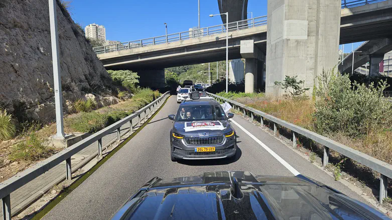 צילום: דוברות המחאה Haredi protest convoy gets underway