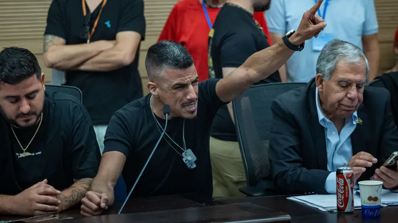 Крик резервиста в Кнессете: «Мы видели дьявола!»