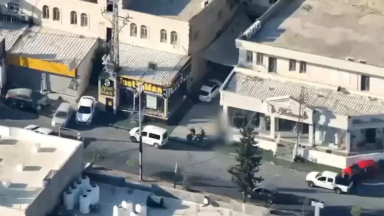Watch Undercover unit arrests wanted terror suspect