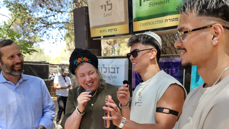 Binyamin Regional Council, Moishy Reiner Ahavat Hashem & Kibedy Gordon return to where their journey began