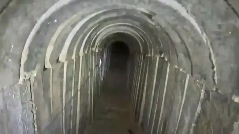 כך נראית מנהרת חמאס מבפנים