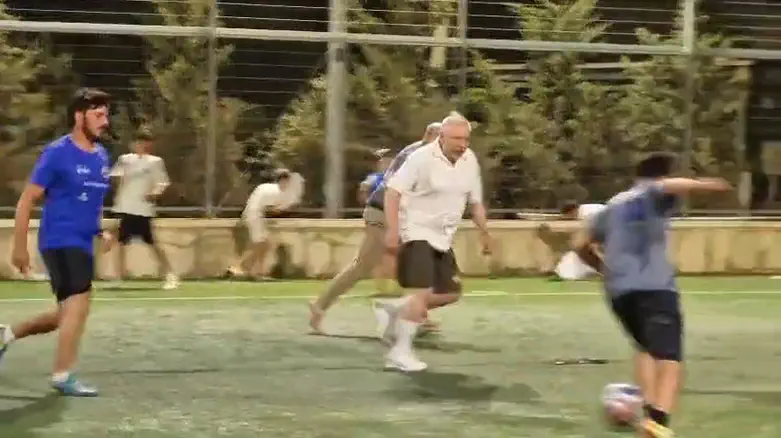 Liberman vs Gush Etzion governor in memory of soldier