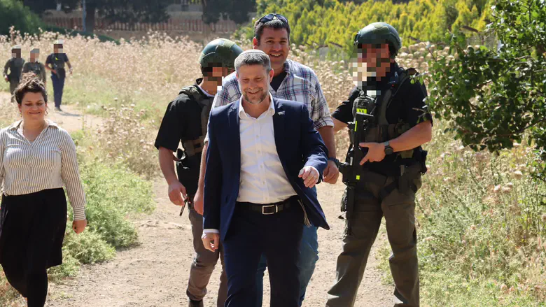 משרד הפנים העניק סמלי יישוב לגבעת הראל ולסחלב: „הישג עצום”