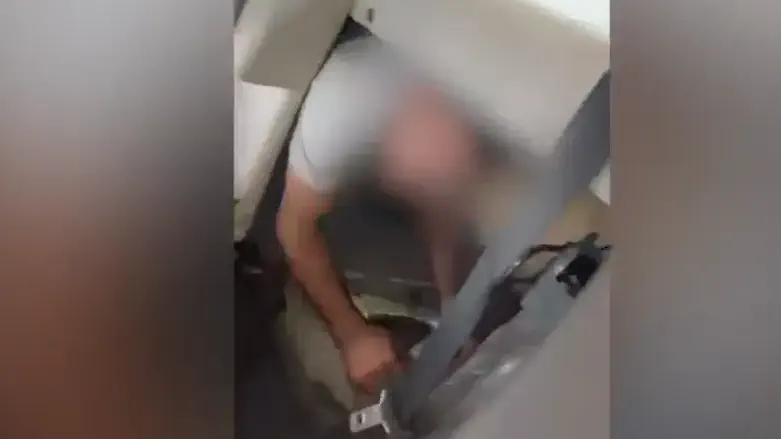 צילום: דוברות המשטרה Infiltrator found hiding in secret compartment in trunk