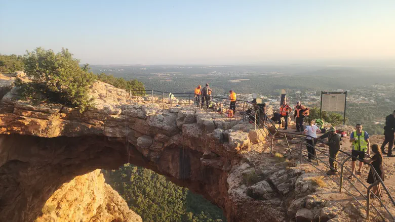 MDA spokesperson Efforts to rescue teen who fell while rappelling