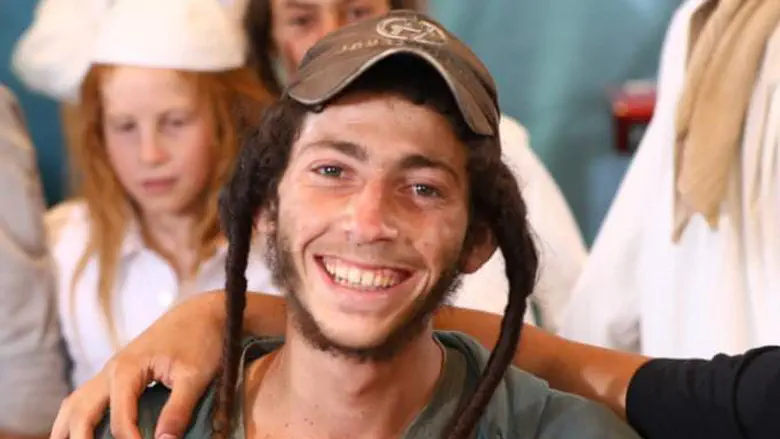 גם אחרי מותו, השבת של נערי הגבעות נמשכת
