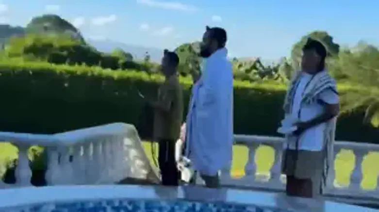 באמצע שחרית: האדמה החלה לרעוד