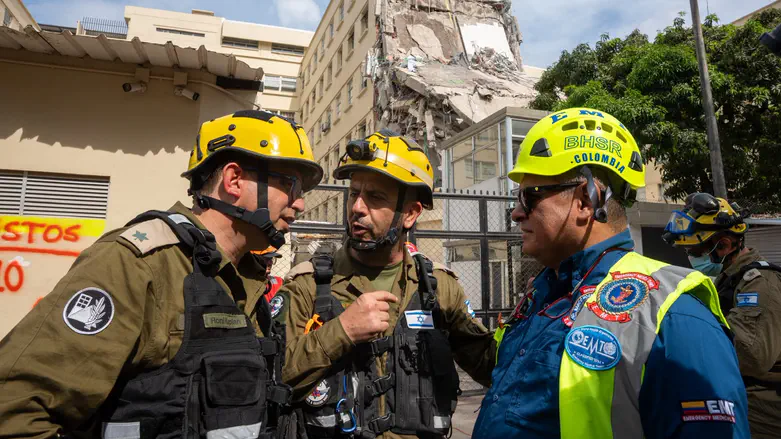 Time is running out for survivors in Colombia earthquake