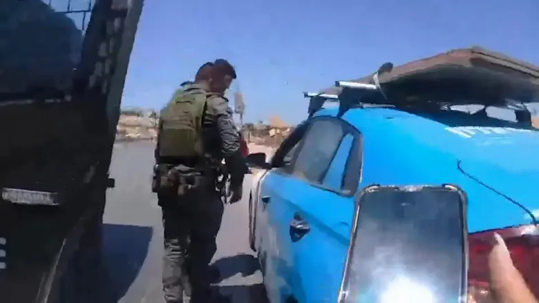 צילום: דוברות המשטרה תיעוד מחילוץ ישראלי שנכנס בטעות לרמאללה