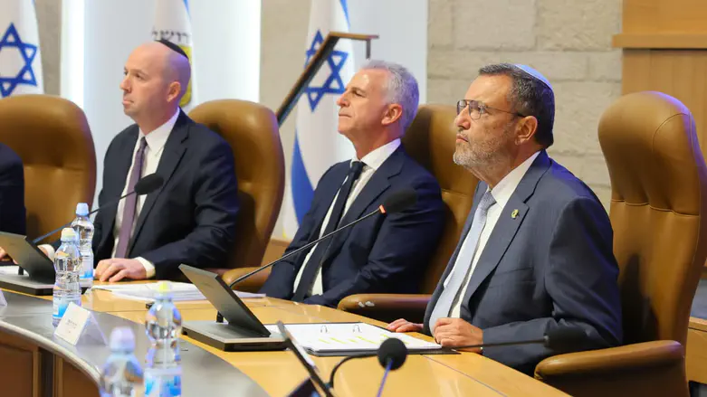 ראש המוסד היוצא במסר תקיף לאיראן