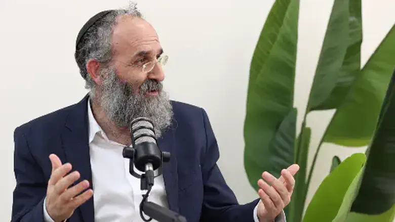 האם נוצרה "חסידות" סביב תורת הרב קוק?