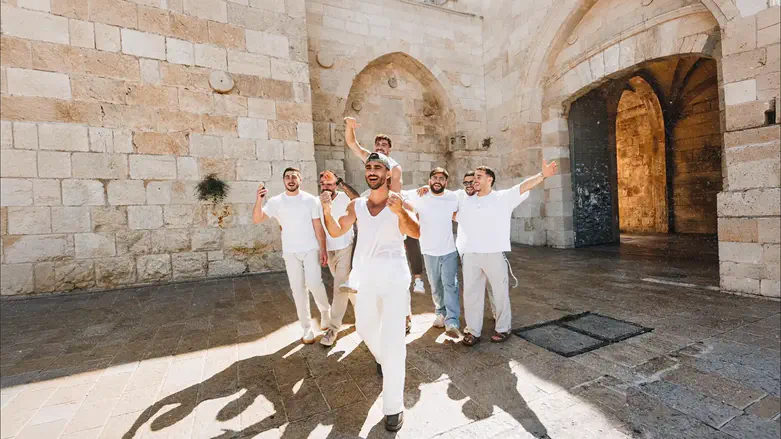 מתן חסן בשיר תפילה חדש לסליחות