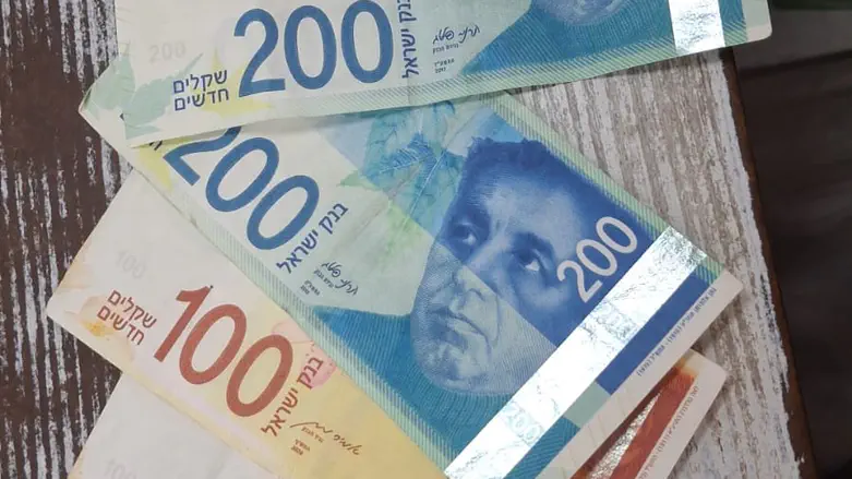 צילום: אשדודס עוקצים בעלי עסקים חרדים עם כסף מזויף