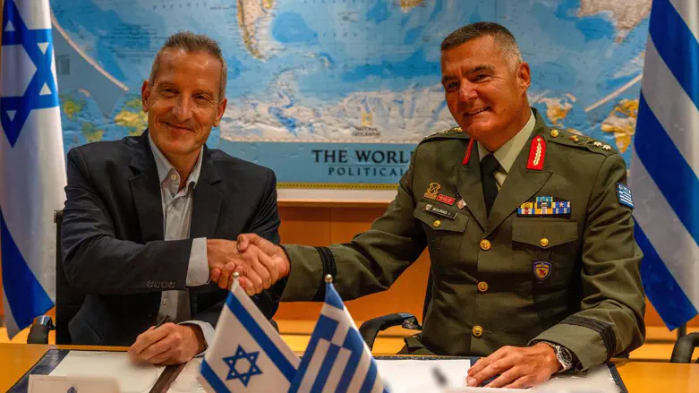 צילום: משרד הביטחון יוון בחרה בישראל: עסקה היסטורית
