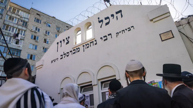 Chaim Goldberg/Flash90 8% of Israeli Jews have visited Rabbi Nachman’s grave in Uman