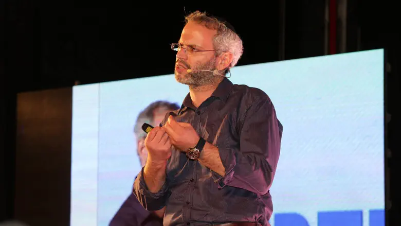בחגים האלה תראו גם את מחפשי הזוגיות