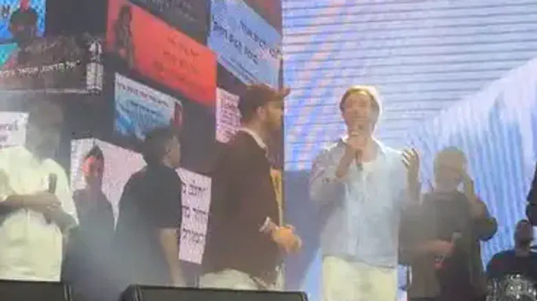 Pini Goldberg Captivity survivor Omer Shem Tov moves audience at Sultan’s Pool