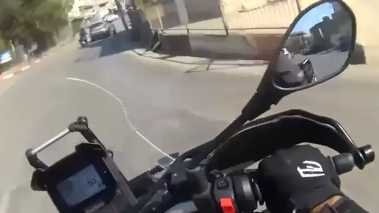 צילום: דוברות המשטרה בן 7 בלי קסדה: המרדף שתועד במצלמת מג"ב