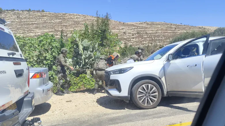 Arutz Sheva Man critically wounded in terrorist shooting in Binyamin