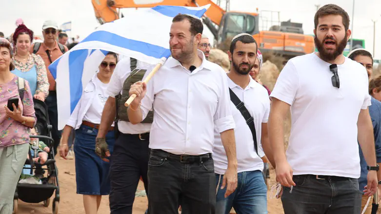 21 שנה אחרי ההתנתקות: מעל 10,000 בני אדם צעדו מגנים לכדים שהוקמו מחדש