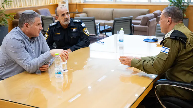 Security establishment prepares for threats to elections