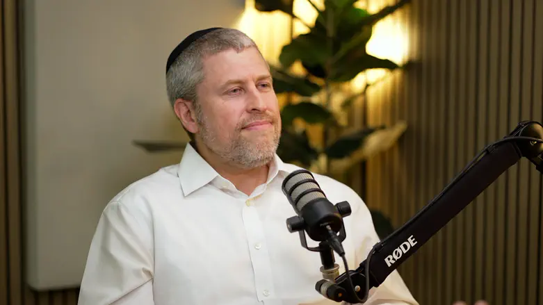 צילום: ערוץ 7 Rabbi Kalman Topp establishes new community in Jerusalem