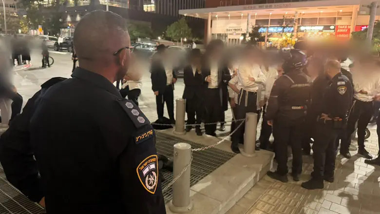 המשטרה עצרה שני מתפרעים | המשטרה עצרה שני מתפרעים