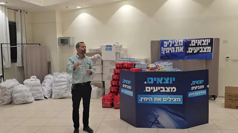 יותר מ-4,500 מתנדבים במבצע "דלת לדלת"
