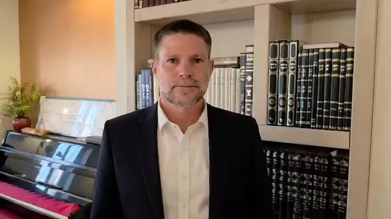 סמוטריץ’ בקריאה דחופה למצביעי הימין: „אל תחזרו על טעות 92′, אל תהמרו על עתיד...