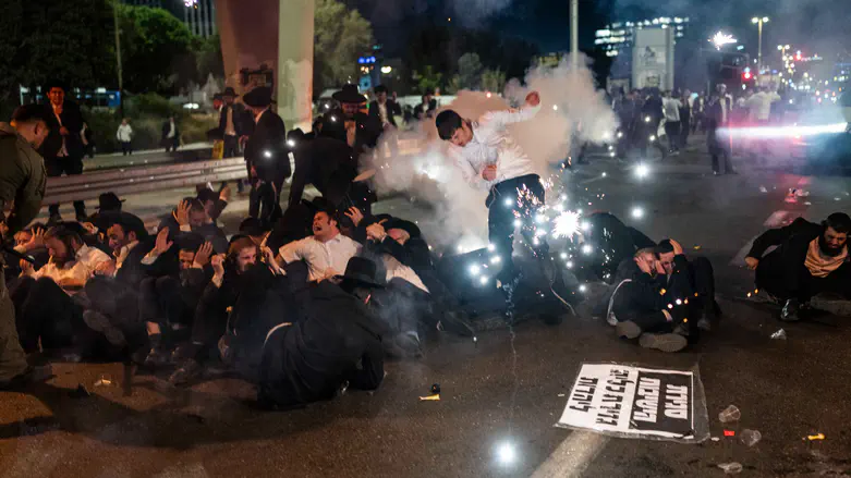 צילום: אבשלום ששוני, פלאש 90 עימותים קשים וחסימות בכביש מספר 4