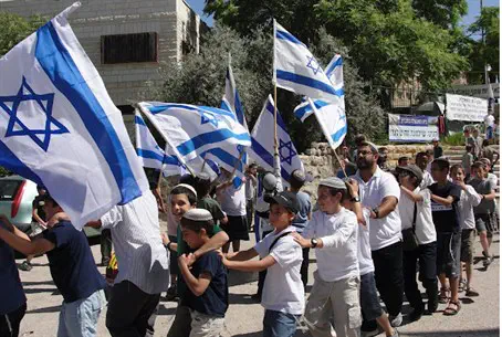Shlomo Levinger Holiday Fun in Judea, Samaria for the Family on Sukkot