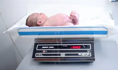 כתב אישום נגד הסוחר בבתו התינוקת