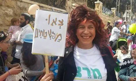 Kiryat Arba spokesman מי האישה שלך במגילה - אסתר או ושתי?