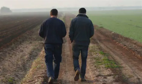 "היהודים היחידים שקוטפים בצל"