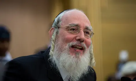 תעמולת בחירות ל'יש עתיד' במסווה של הסברה? 