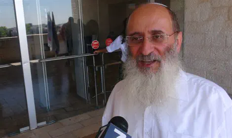 המקדש השתקפות של 'עולם האידיאות'