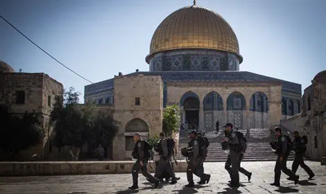חנוכה בהר הבית: שני עצורים