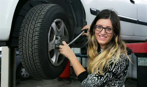 מי מפחדת מפנצ'ר?     