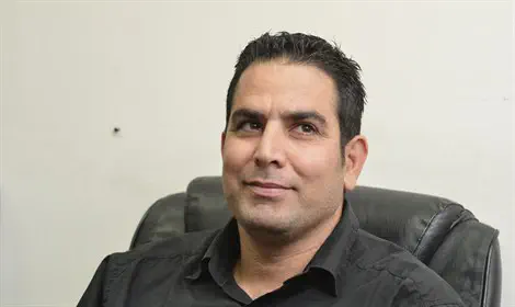 מדוע נזנחה התלונה נגד מני נפתלי?