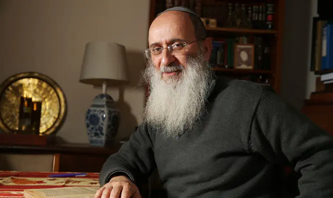 מִיֵשׁ לְאַיִן ובחזרה